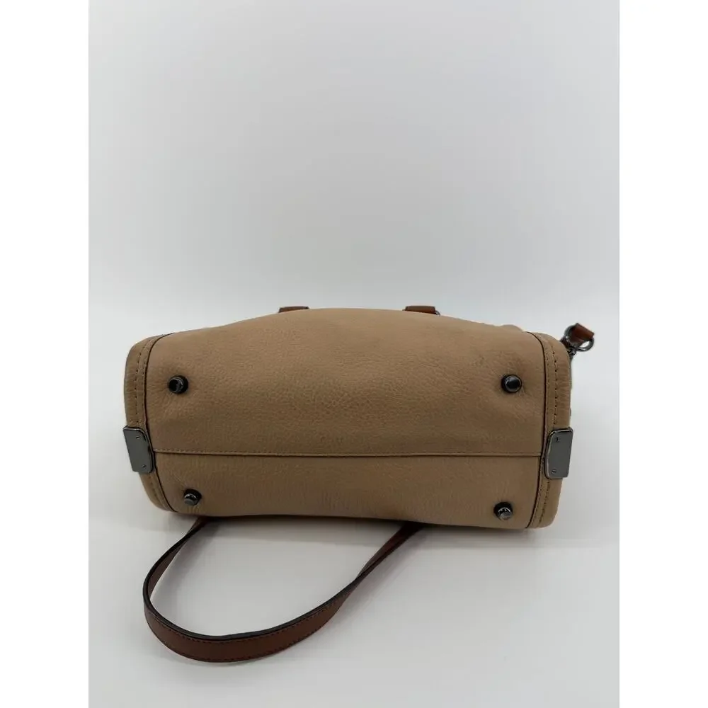 Beige and brown Pebbled leather handbag, Coach Swagger 27